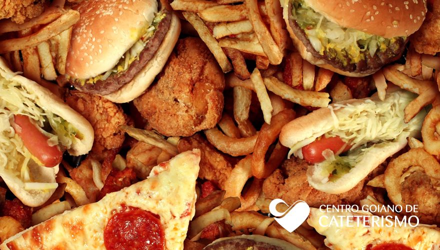 Alimentos que prejudicam o coração também são ruins para o cérebro, aponta estudo